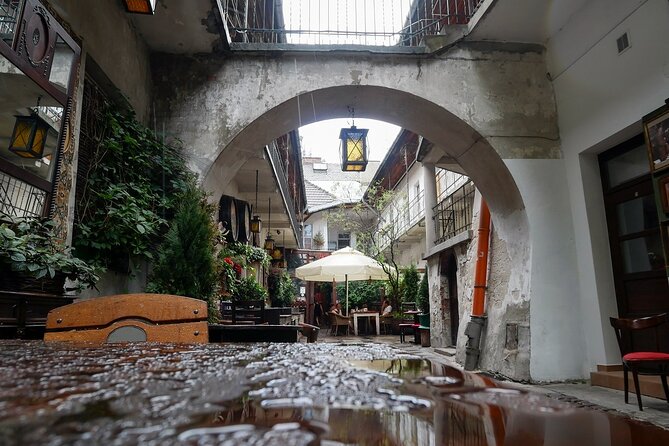 Tour via Kazimierz Quarter by Golf Cart with Schindler's Museum in Krakow - Stop 1: Kazimierz and Szeroka Street, the heart of the neighborhood