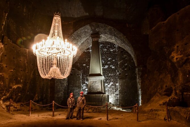 UNESCO Wieliczka Salt Mine Half-Day Tour from Kraków - Entering the UNESCO Levels: Chambers, Guides, and St. Kinga’s Chapel