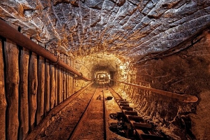 UNESCO Wieliczka Salt Mine Half-Day Tour from Kraków - Going Deeper: Third Level Depth and the Lift Ride Back Up