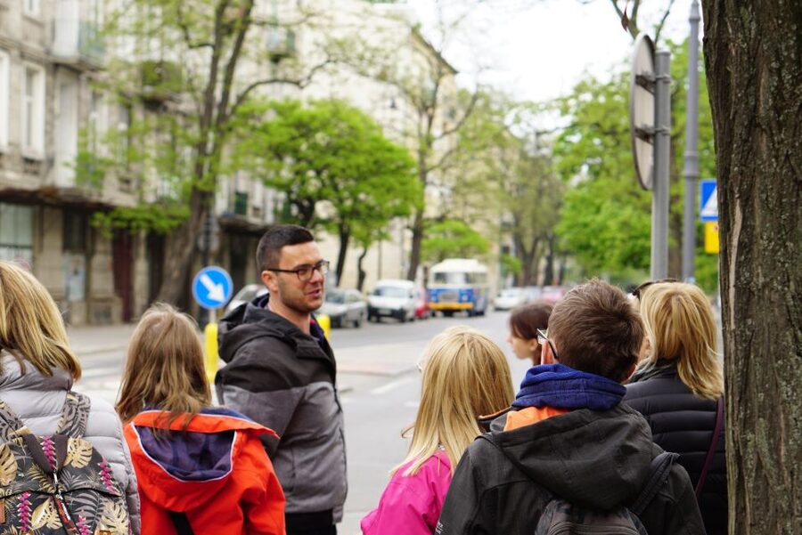 Warsaw: 2.5-Hour Dark Side - Praga District by a Retro Bus - Koneser vodka factory: from spirits to public life