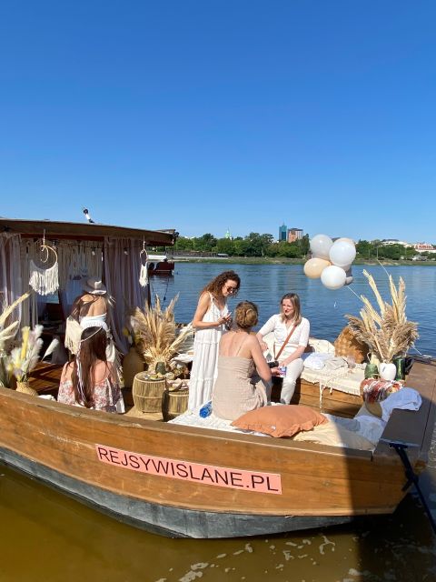 Warsaw: Evening Vistula Cruise with Welcome Drink - The Right-Bank Greenery, Plus the Port of Prague Entrance