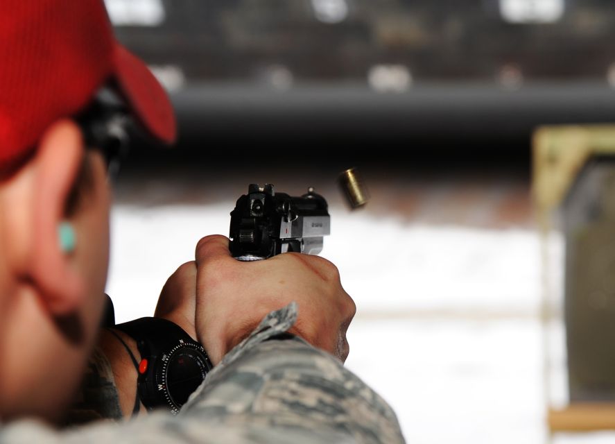 Warsaw: Extreme Shooting Range Experience with Transfers - Entering the range in Warsaw: what the instructor-led flow feels like