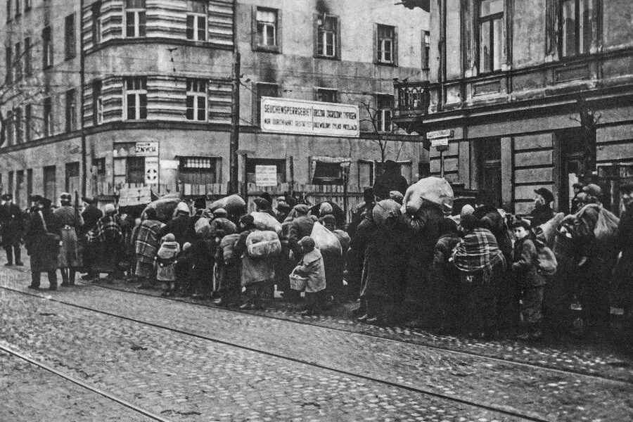 Warsaw: Ghetto, Jewish Cemetery & POLIN Museum Private Tour - Meeting Point: Start at Długa 13/15, Then Get Oriented Fast