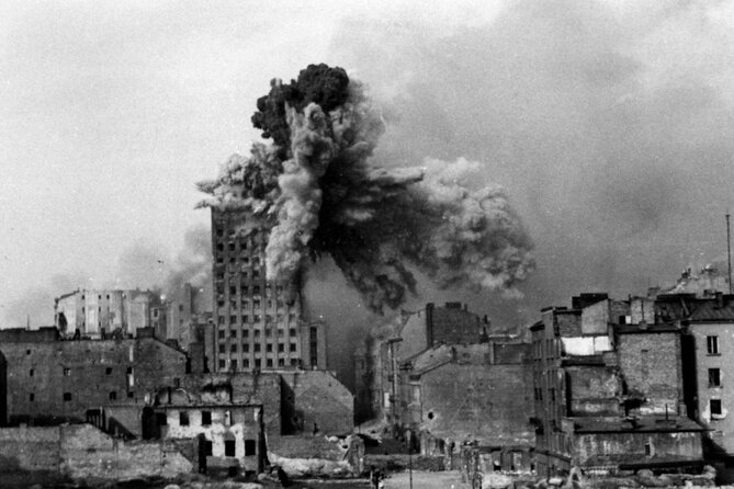 Warsaw in World War 2 Walking Tour - Price and value: what $19.20 buys you in central Warsaw