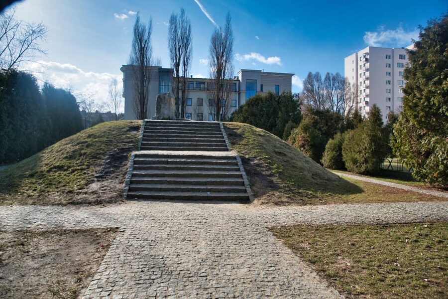 Warsaw: Jewish Heritage & Holocaust Walking Tour - Medieval Warsaw to early expulsions, what you’ll actually learn on the street