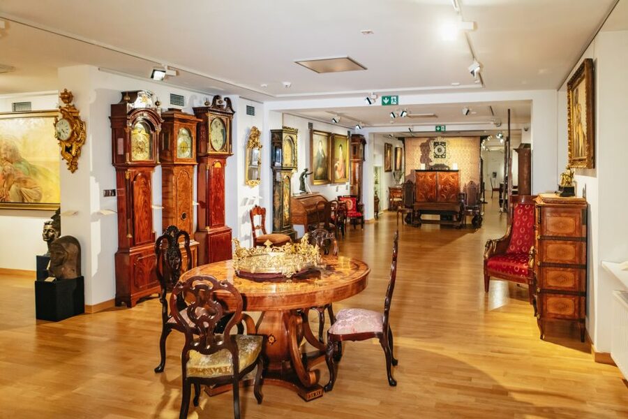 Warsaw: Live Chopin Piano Concert - The people making the night: professional pianists in an intimate hall