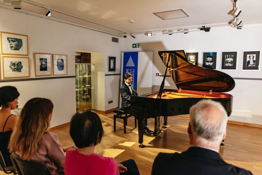 Warsaw: Live Chopin Piano Concert - Dean’s Palace at the Warsaw Archdiocese Museum, right by St. John’s