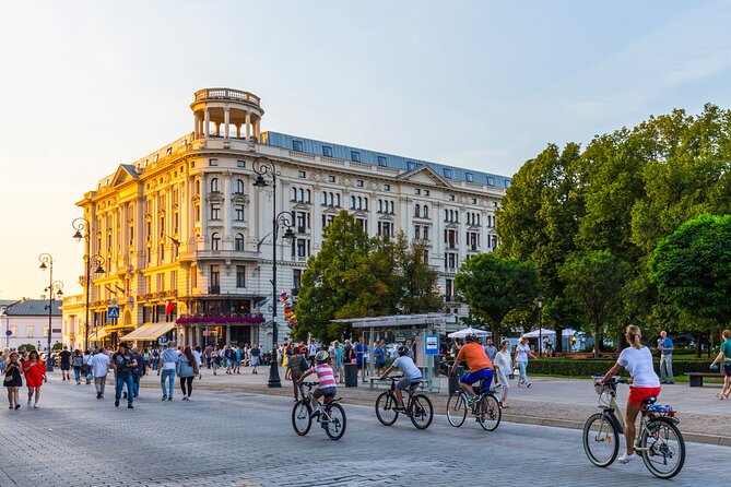 Warsaw Must-See Local City Tour with Antek and Tomek - Meeting at Sigismunds Column, Ending at the Warsaw Uprising Monument