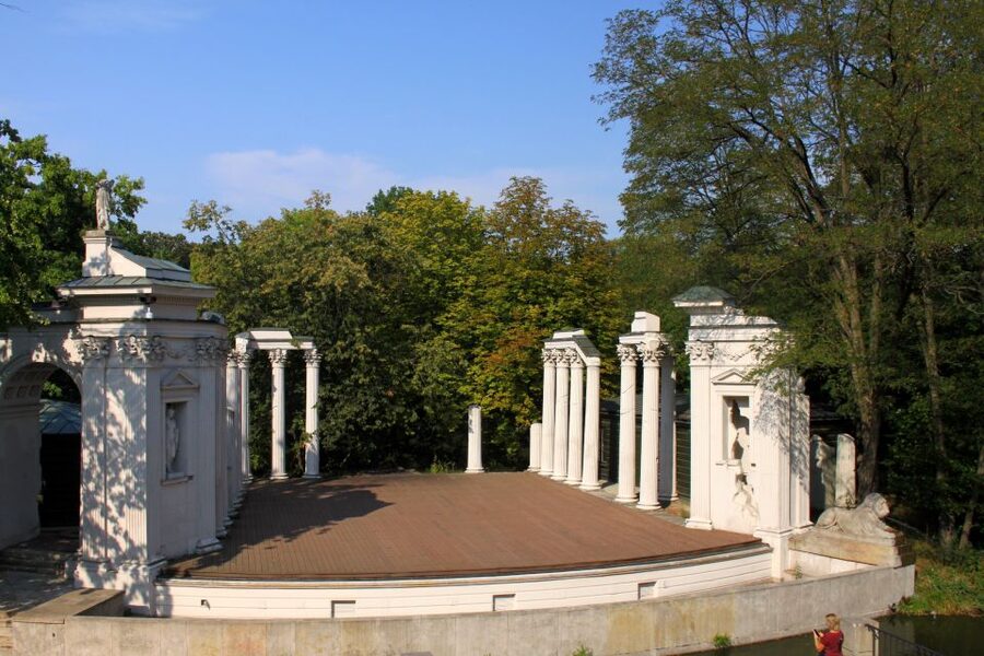 Warsaw Must-Sees: 4-Hour Private Tour by Retro Fiat - Jewish Ghetto Remembrance, the Wall Fragment, and Grzybowski Square