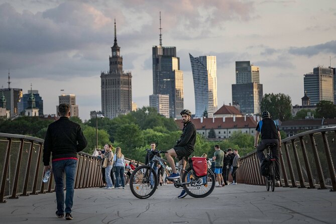 Warsaw Nature and Urban Highlights Bike Tour - Jazdów to Łazienki Park: Ujazdowski Castle and the Palace on the Island