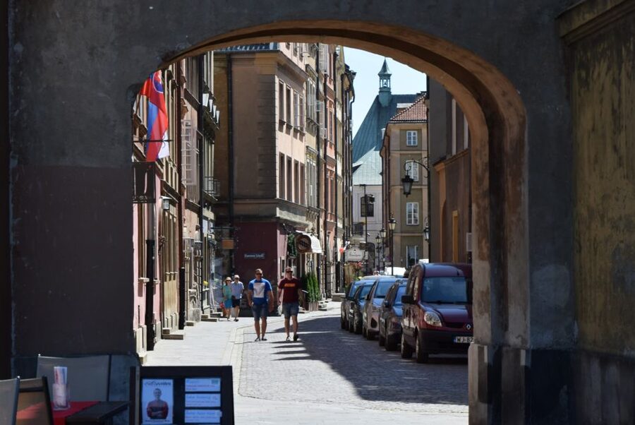 Warsaw: Old Town Guided Walking Tour - City wall remnants and the Barbican, defense you can actually picture