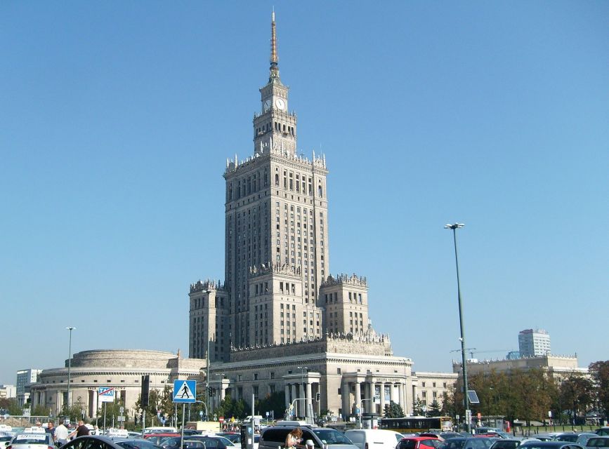 Warsaw: Old Town Highlights Private Walking Tour - Meeting point and how pickup works near Old Town