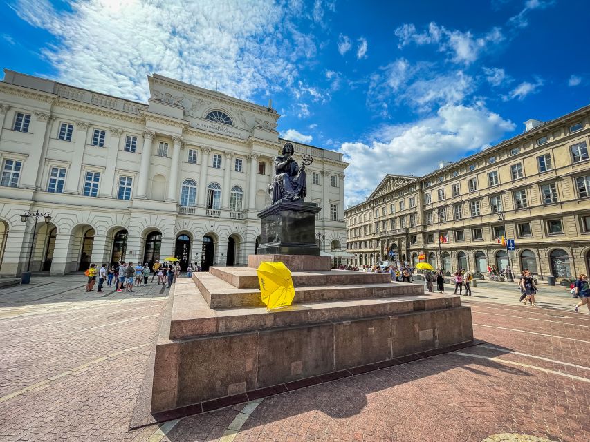 Warsaw: Old Town Highlights Walking Tour in English - Following the Royal Route: Copernicus, Important Institutions, and Big Windows