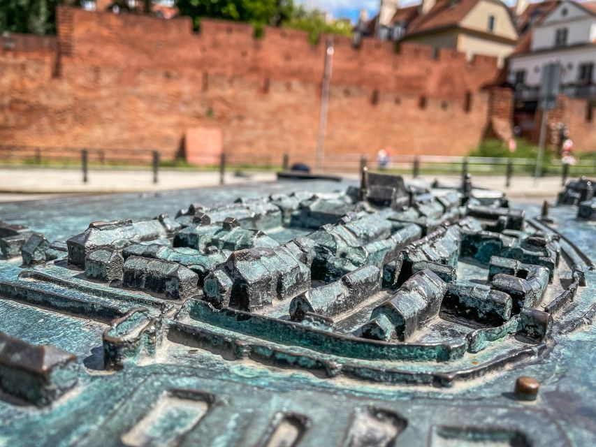 Warsaw: Old Town Highlights Walking Tour in English - Chopin’s Heart Burial Site: More Than a Name on the Route
