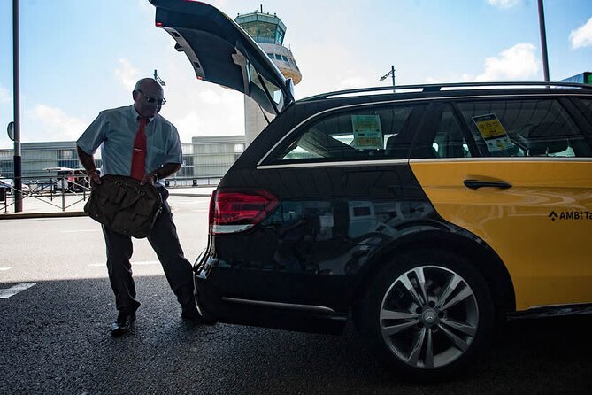 Warsaw Private Transfer from Warsaw Chopin Airport (WAW) to City centre - Premium cars and vans, so comfort matches your group size