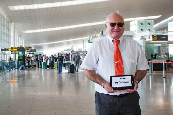 Warsaw Private Transfer from Warsaw Chopin Airport (WAW) to City centre - What people praise most, and what it signals for you
