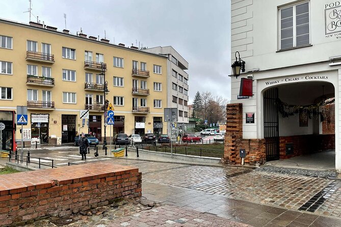 Warsaw's Old Town A Self-Guided Audio Tour - Mały Powstaniec: child soldiers in the story you can’t ignore