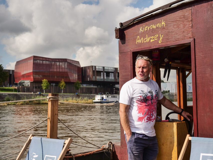 Warsaw: Traditional Galar Cruise on The Vistula River - Comfort in real Warsaw weather: blankets, heating, and what to wear