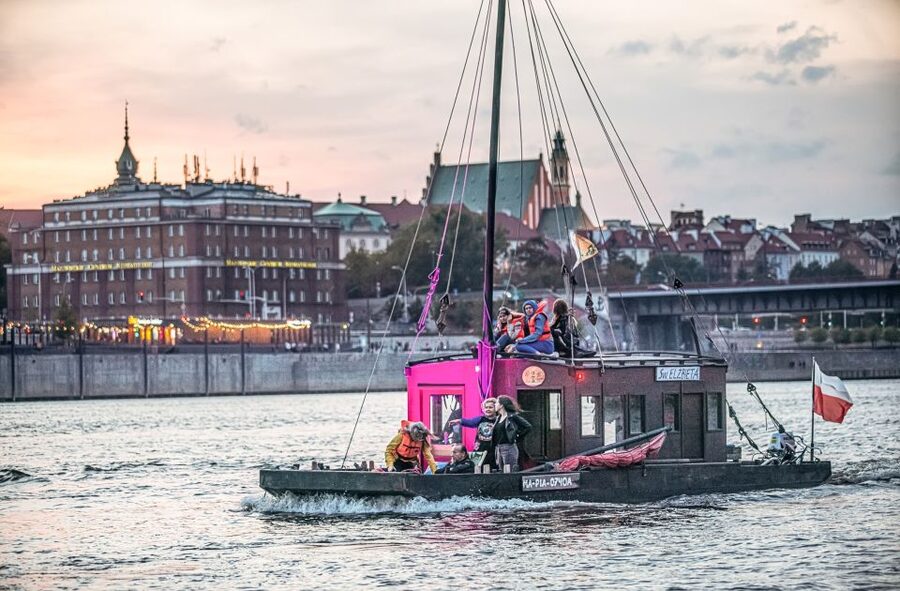 Warsaw: Traditional Galar Cruise on The Vistula River - Who should book this cruise, and who might want something else