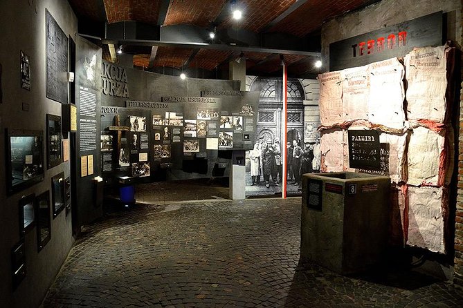 Warsaw Uprising Museum (1944) + POLIN Museum : SMALL GROUP /inc. Pick-up/ - Warsaw Rising Museum: sound, images, and a 3D look over destroyed Warsaw