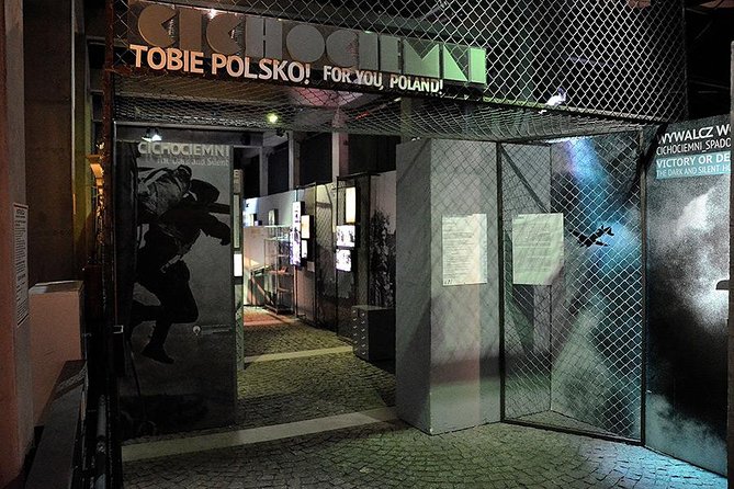 Warsaw Uprising Museum (1944) : SMALL GROUP /inc. Pick-up/ - Price and value: what you are really paying for