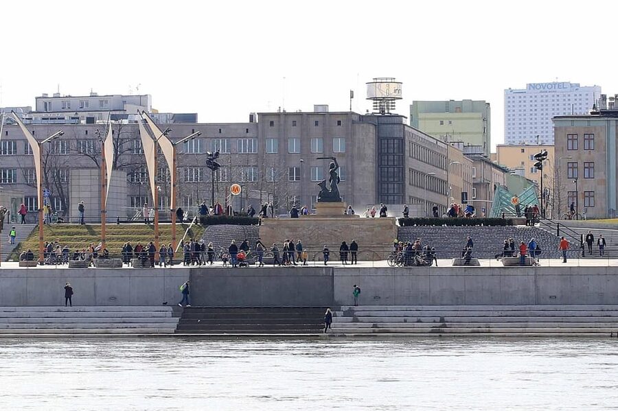 Warsaw: Vistula River Cruise with Your Music & City Views - Your Playlist Is Part of the Sightseeing