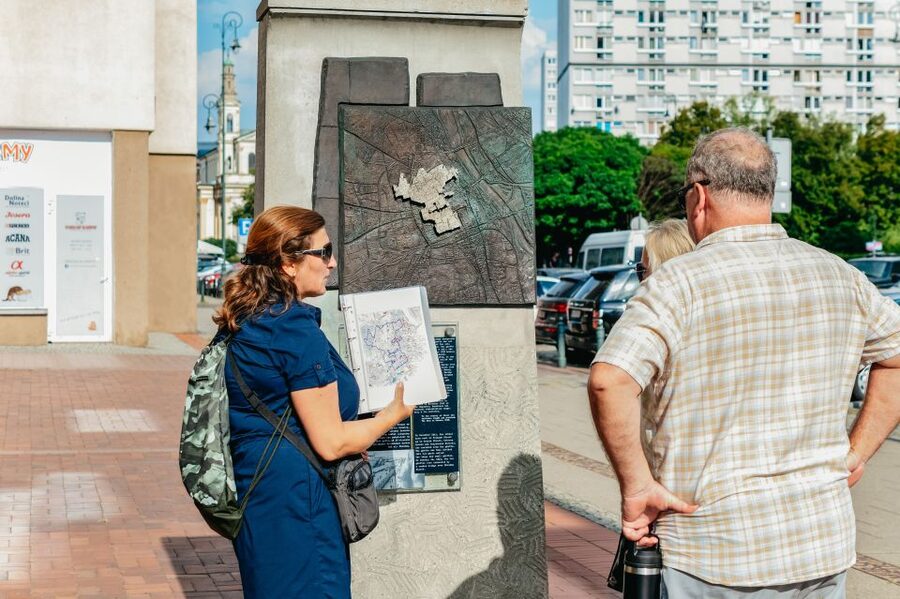 Warsaw: Warsaw Ghetto Private Walking Tour with Hotel Pickup - The one synagogue that survived, and why it still matters