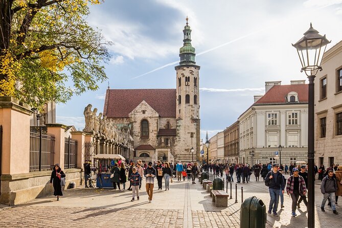 Wawel Castle and Cathedral with St Mary Basilica tour - Stop 3: Kraków Old Town walk, Main Market Square, Cloth Hall, and Copernicus at Collegium Maius