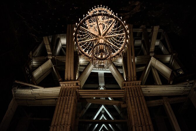 Wieliczka Salt Mine Guided Tour with Skip The Line Entrance Ticket - What to wear: 14 to 16ºC underground and luggage limits