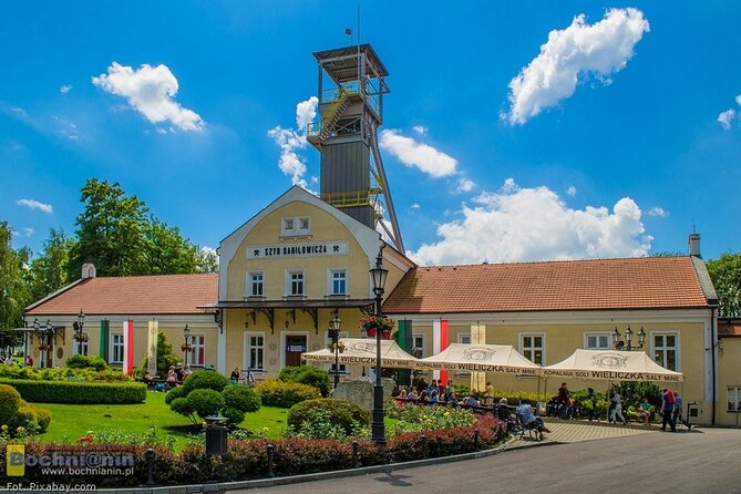 Wieliczka Salt Mine Guided Tours From Krakow - Morning logistics from Krakow pickup to guided start