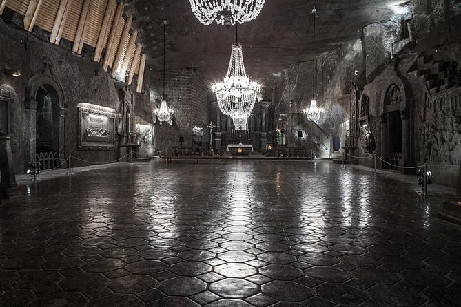 Wieliczka Salt Mines Tour - A guided circuit through salt chambers and standout carvings