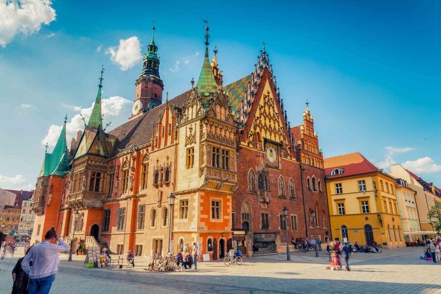 Wroclaw: 2-Hour Private Guided Tour by Electric Car - Winter comfort: heated car, warm blankets, and curtains that actually help