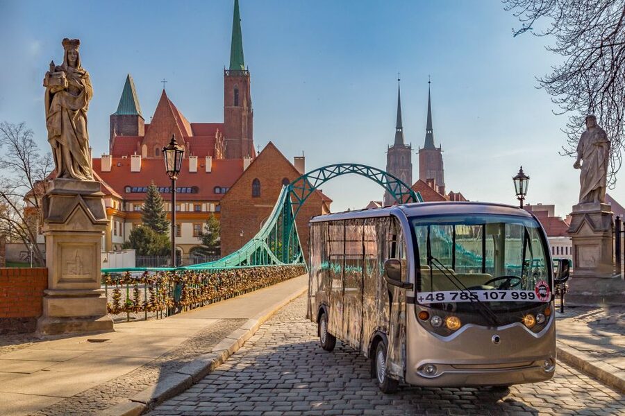 Wroclaw: 2-Hour Private Guided Tour by Electric Car - What you actually see: 30 monuments, plus the route logic