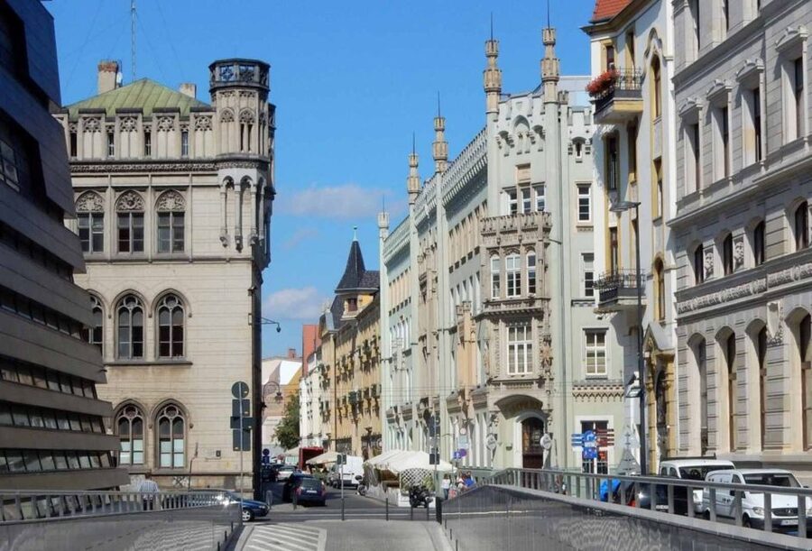 Wrocław: Boat Cruise with licensed guide only for your group - Private group pace, guide languages, and who this suits best