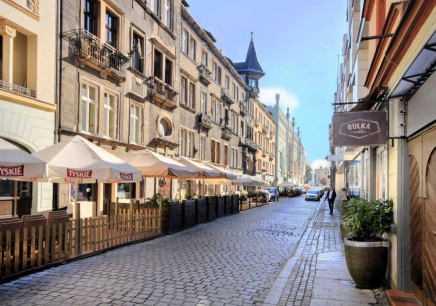 Wrocław: Boat Cruise with licensed guide only for your group - Should you book this Wrocław boat cruise with a licensed guide?