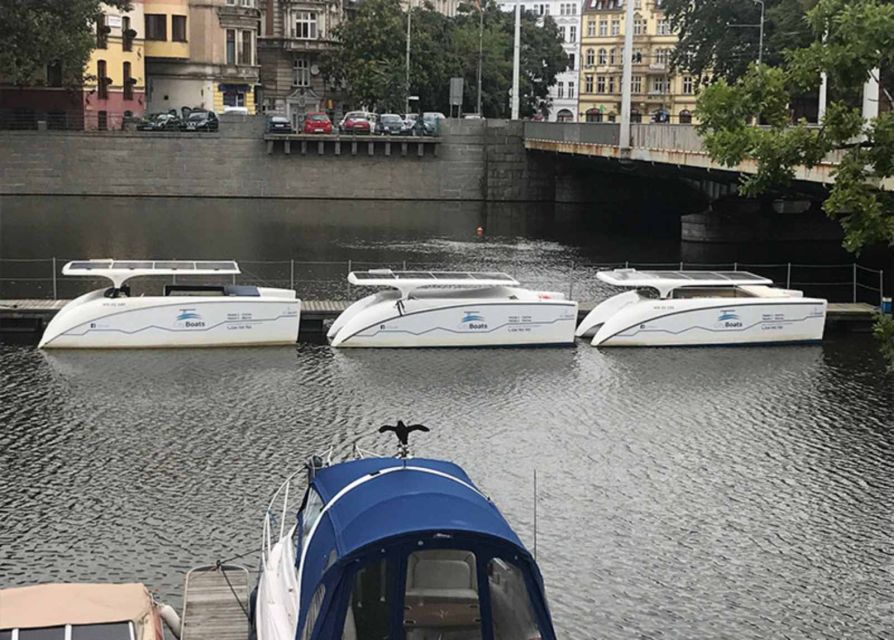 Wroclaw: City Walk and Cruise by Luxury Solar Catamaran - Wrocław Market Hall and a regional food moment