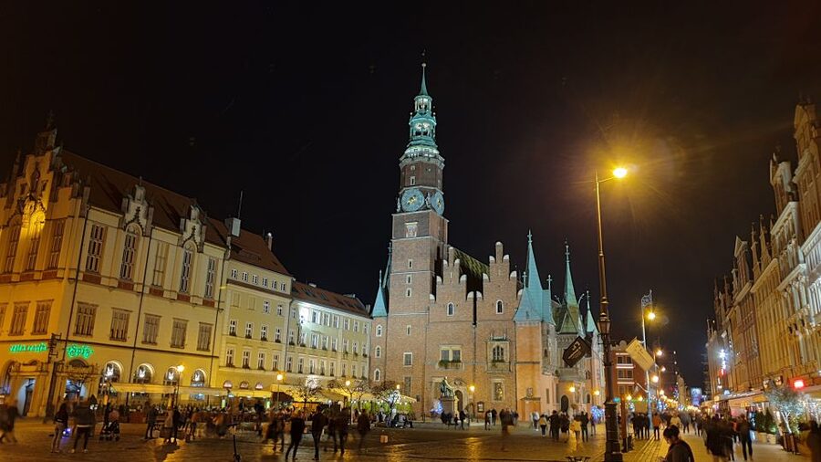 Wroclaw: Guided City Night Tour (2 hours) - Who this tour suits best, and who might want a different plan