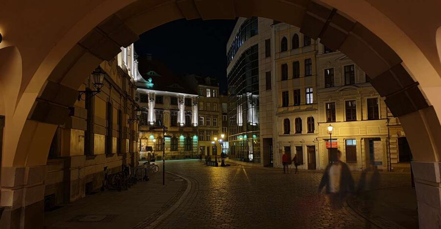 Wroclaw: Guided City Night Tour (2 hours) - Why Wroclaw’s night lighting changes how you see the city