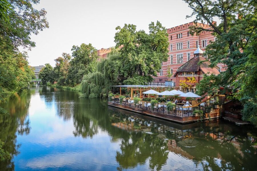 Wrocław: Old Town and Ostrów Tumski Walking Tour in English - Key points before you go