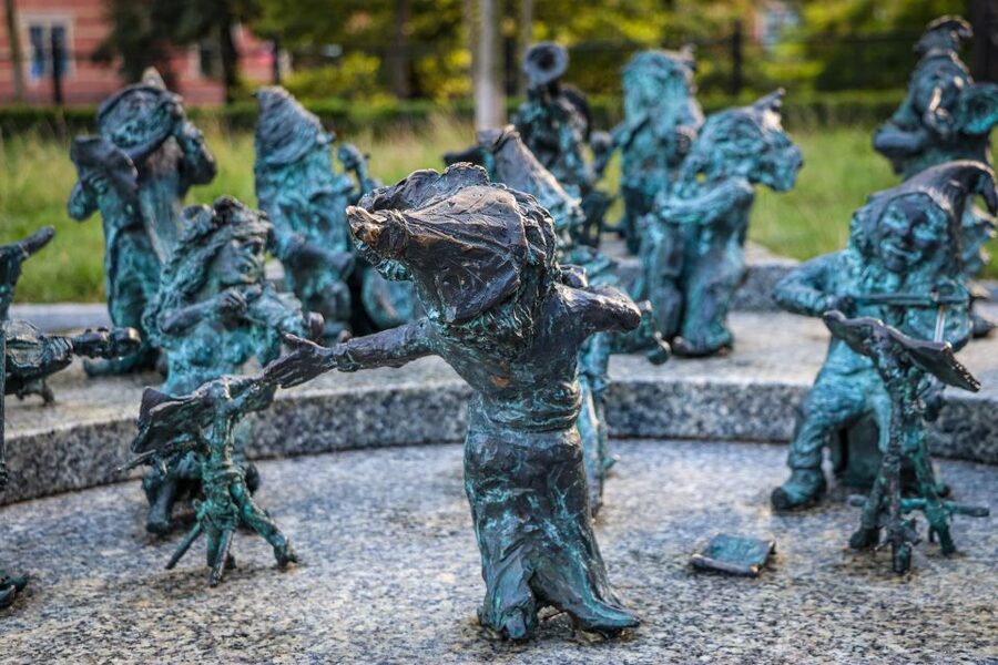 Wrocław: Old Town and Ostrów Tumski Walking Tour in English - Getting your Wrocław pronunciation right, fast