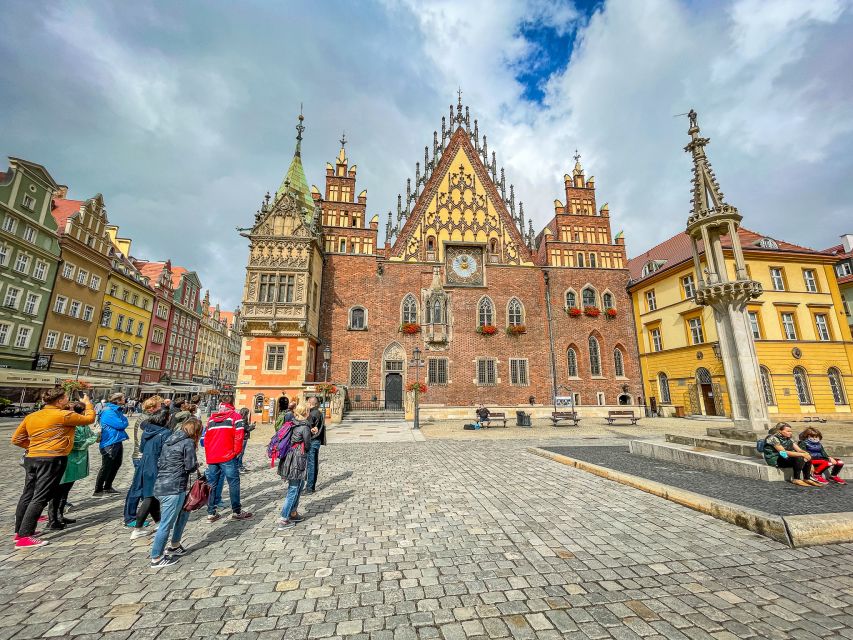 Wrocław: Old Town and Ostrów Tumski Walking Tour in English - Fredro Statue to Rynek, the Market Square circuit