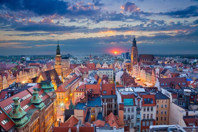 Wroclaw Private Custom Walking Tour With A Guide - Old Town and the City Moat Promenade: your fast orientation