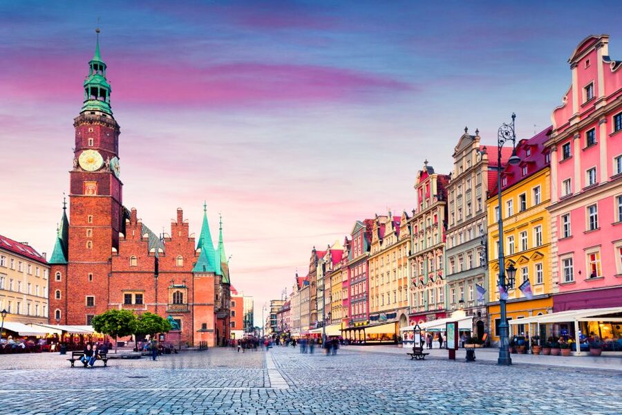 Wroclaw: Private Old Town Guided Walking Tour (2 hours) - Entering Wrocław’s Old Town in a Smart, 2-Hour Route
