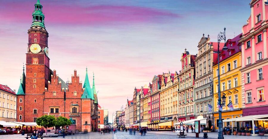 Wroclaw: Private Old Town Guided Walking Tour (2 hours) - Pranger, Old Prison, and the Medieval Details You Could Skip