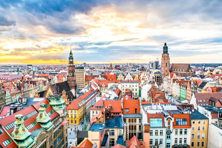Wroclaw: Private Old Town Guided Walking Tour (2 hours) - University of Wrocław and Hala Targowa, a Quick Taste of Local Daily Life