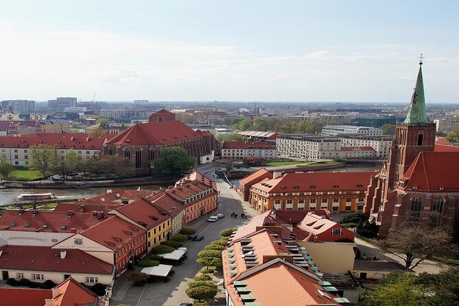 Wrocław’s Old Town: A Self-Guided History Tour - Starting at Monument of Alexander Fredro and locking in your route