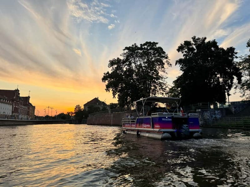 Wroclaw: Ticket for Old Town Boat Cruise - The boat design you will actually feel: covered comfort on a small ship