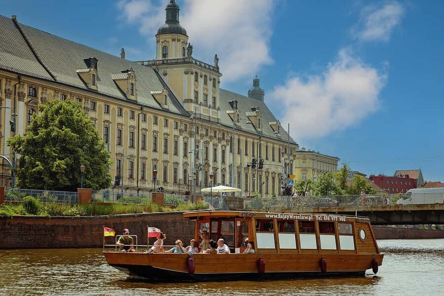Wroclaw: Ticket for Old Town Christmas Cruise by Heated Ship - Getting There: Grodzka Street Pier Near Hala Targowa
