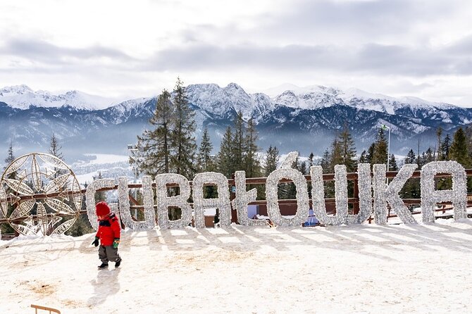 Zakopane and Hot Springs from Krakow Full-Day Tour - Chochołów and Oscypek: Wooden Houses and Smoked Sheep Cheese Culture