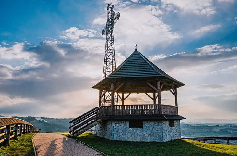 Zakopane: Buggy Off‑Road Adventure, Mountain Views & Bonfire - Bonfire warmth, regional snacks, and the highlander-style meal